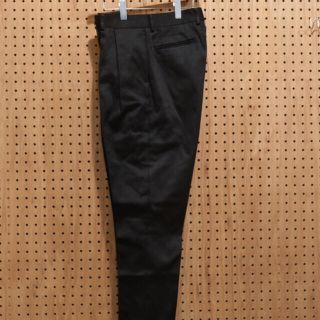 コモリ(COMOLI)のNEAT  Turpan Satin Tapered #20-02TST(スラックス)