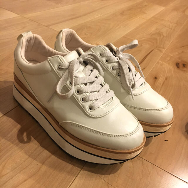 Zara Zara 厚底合皮スニーカーの通販 By あんな S Shop ザラならラクマ Zara Zara 厚底合皮スニーカーの通販 By あんな S Shop ザラならラクマ