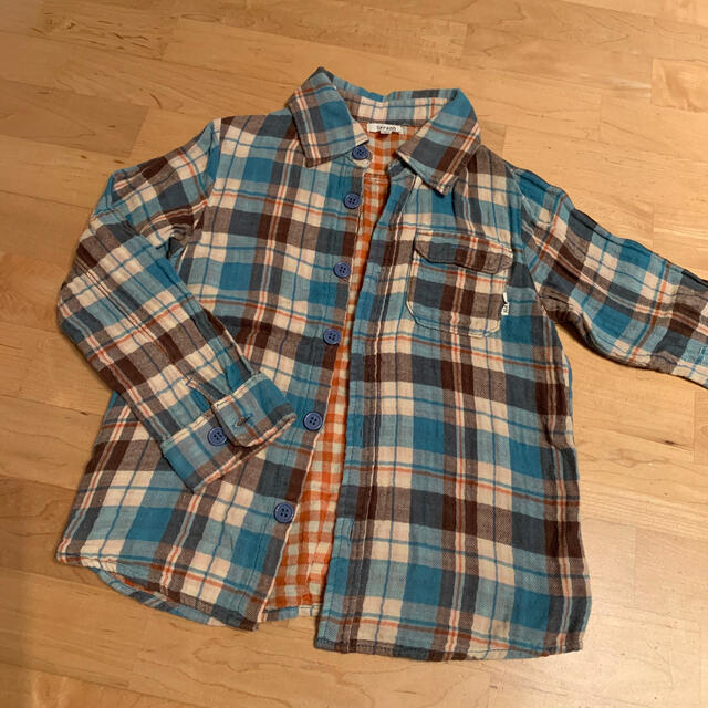 キッズ 長袖シャツ 130 キッズ/ベビー/マタニティのキッズ服男の子用(90cm~)(Tシャツ/カットソー)の商品写真