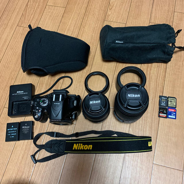 デジタル一眼Nikon D5200 ダブルズームキット(オマケ多数)