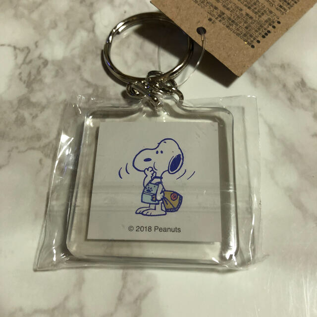 PEANUTS(ピーナッツ)の【新品/タグ付き】ヴィンテージピーナッツ スヌーピー キーホルダー エンタメ/ホビーのアニメグッズ(キーホルダー)の商品写真