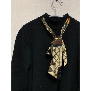 イング(INGNI)の【美品】INGNI イング ハイネック ニット スカーフ付き 黒(ニット/セーター)