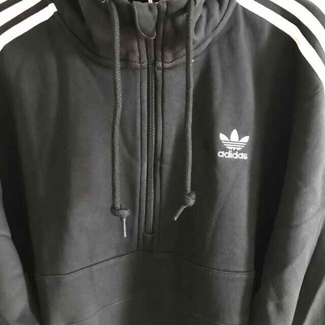 adidas(アディダス)の【新品】アディダスオリジナルス　スウェット　パーカー　サイズO （XL）ブラック メンズのトップス(パーカー)の商品写真