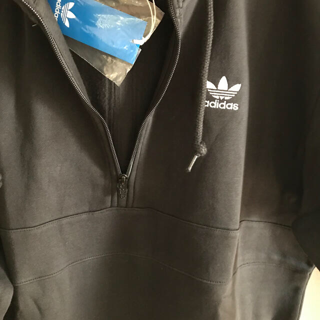 adidas(アディダス)の【新品】アディダスオリジナルス　スウェット　パーカー　サイズO （XL）ブラック メンズのトップス(パーカー)の商品写真