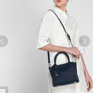 チャールズアンドキース(Charles and Keith)のスモールシティバッグ チャールズアンドキース ネイビー Sサイズ(ショルダーバッグ)