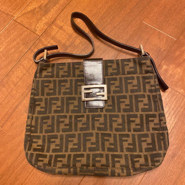 【新年値下げ】FENDI ズッカ柄　ハンドバッグ