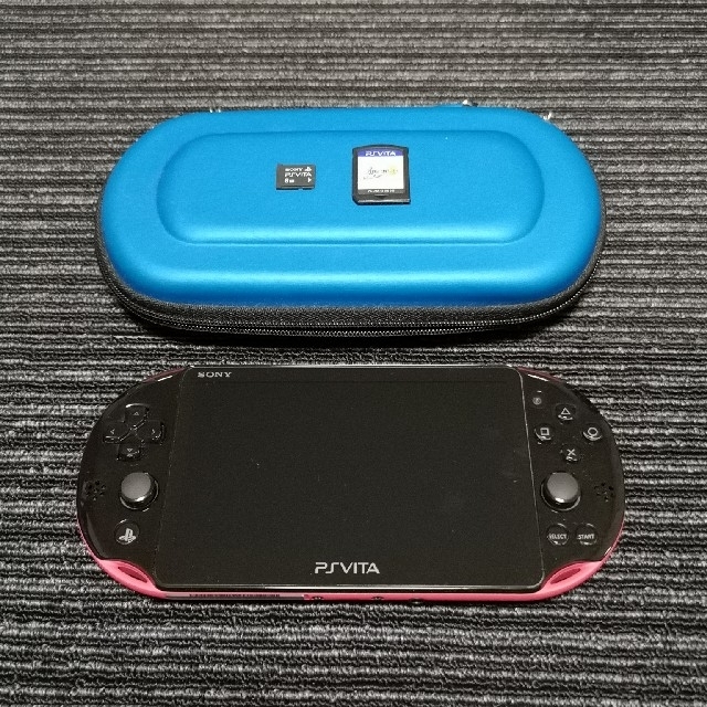日本販売店舗 PlayStation Vita 本体　8gb メモリーカード付き。 携帯用ゲーム本体