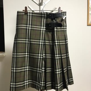 バーバリー(BURBERRY)のバーバリー　ロンドン　４２　カーキ色のチェックの巻きスカートLプリーツスカート(ひざ丈スカート)