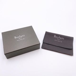 BERLUTI(ショップ袋)のフリマアイテム一覧 BERLUTI(ショップ袋)のフリマアイテム一覧