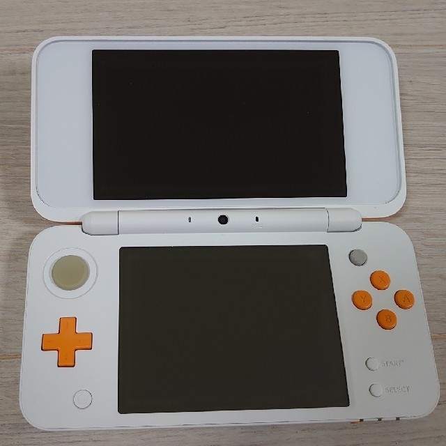 新品未使用   New2DSLL ホワイト×オレンジ ニンテンドー2DS 任天堂