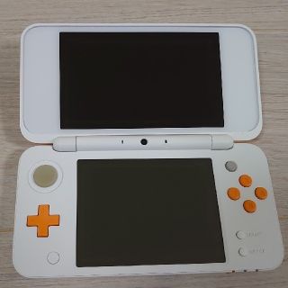 ニンテンドー2DS(ニンテンドー2DS)のニンテンドー　2DSL　ホワイト　オレンジ(携帯用ゲーム機本体)