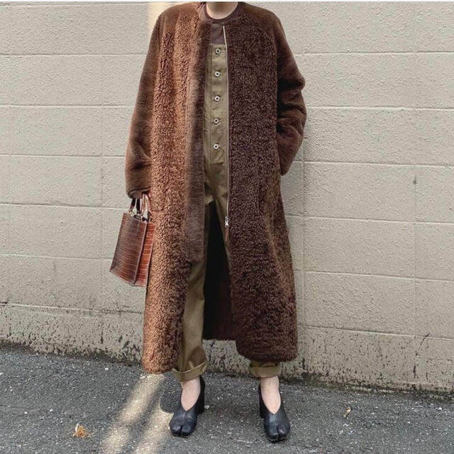 Ameri VINTAGE(アメリヴィンテージ)のAmeri VINTAGE REVERSIBLE TWIN BOA COAT レディースのジャケット/アウター(毛皮/ファーコート)の商品写真