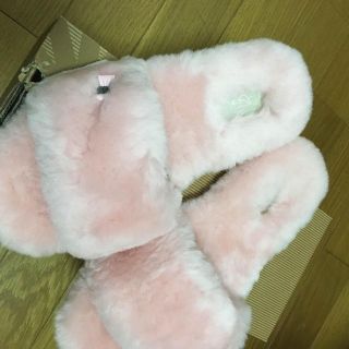 アグ(UGG)のUGG アグ フラッフスライドサンダル(その他)