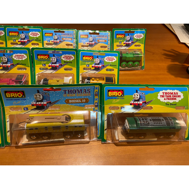 BRIO(ブリオ)の新品未開封◆貴重◆ BRIO ブリオの機関車トーマス 11種セット！ キッズ/ベビー/マタニティのおもちゃ(電車のおもちゃ/車)の商品写真