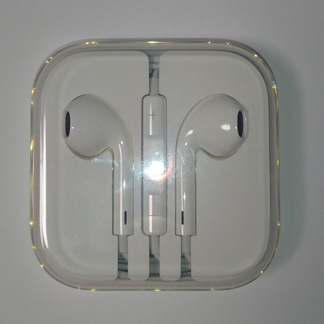 Apple(アップル)のiPhone　純正　イヤホン　3.5mm スマホ/家電/カメラのオーディオ機器(ヘッドフォン/イヤフォン)の商品写真