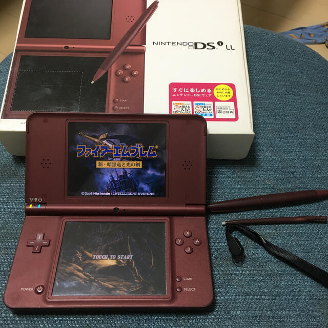 ニンテンドーDS(ニンテンドーDS)のNintendo ニンテンドー DSi  LL WINE RED 本体 エンタメ/ホビーのゲームソフト/ゲーム機本体(携帯用ゲーム機本体)の商品写真