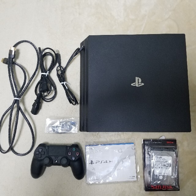 PlayStation4(プレイステーション4)のプレイステーション4pro CUH-7000B BO1 SSD換装済　オマケ付き エンタメ/ホビーのゲームソフト/ゲーム機本体(家庭用ゲーム機本体)の商品写真