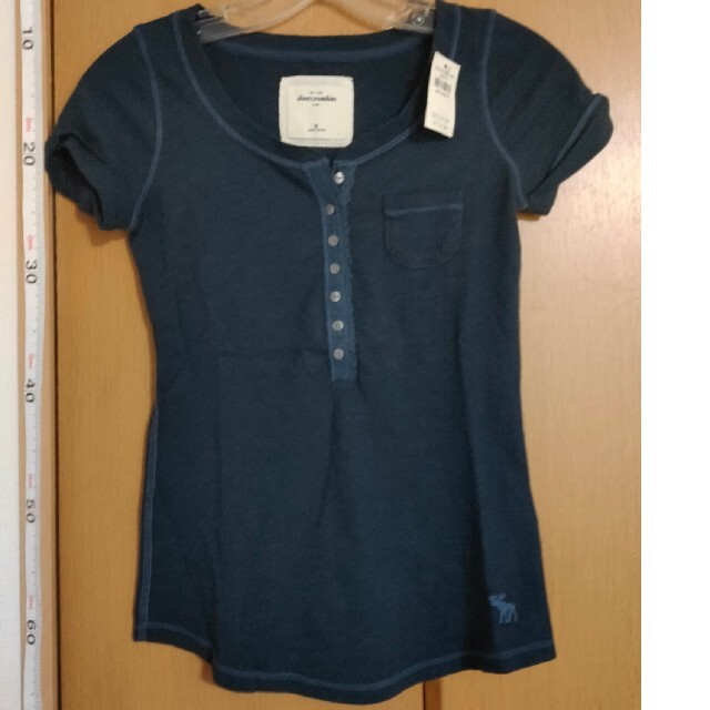 Abercrombie&Fitch(アバクロンビーアンドフィッチ)のアバクロ Tシャツ キッズ/ベビー/マタニティのキッズ服女の子用(90cm~)(Tシャツ/カットソー)の商品写真