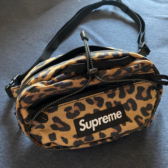 Supreme(シュプリーム)のシュプリーム　20FW レオパード　バッグ　 メンズのバッグ(ウエストポーチ)の商品写真