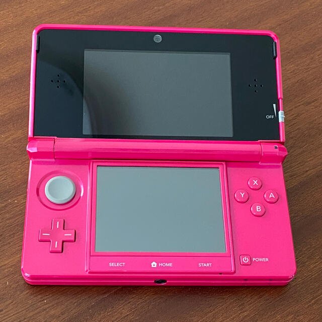 ニンテンドー3DS(ニンテンドー3DS)の3DS  本体のみ　ピンク　 エンタメ/ホビーのゲームソフト/ゲーム機本体(携帯用ゲーム機本体)の商品写真