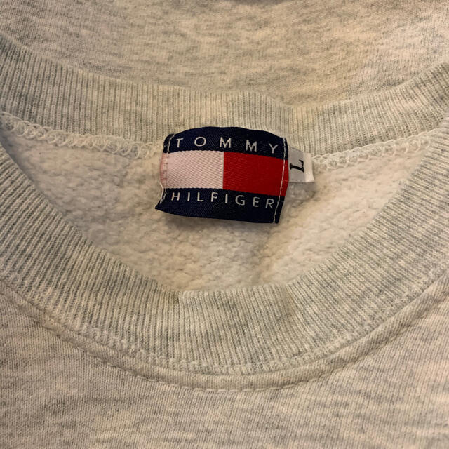 TOMMY HILFIGER(トミーヒルフィガー)のTOMMY HILFIGER 古着　スウェット レディースのトップス(トレーナー/スウェット)の商品写真