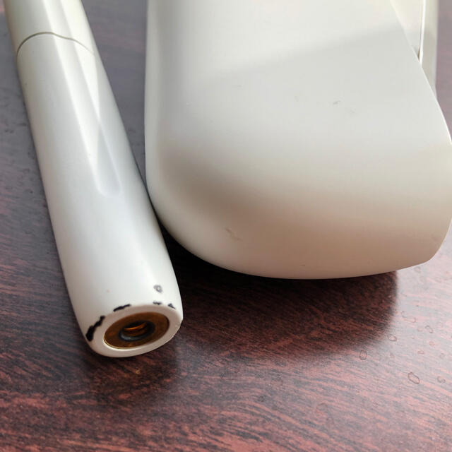 IQOS(アイコス)のiQOS3 アイコス　ホルダー＋チャージャーセット メンズのファッション小物(タバコグッズ)の商品写真