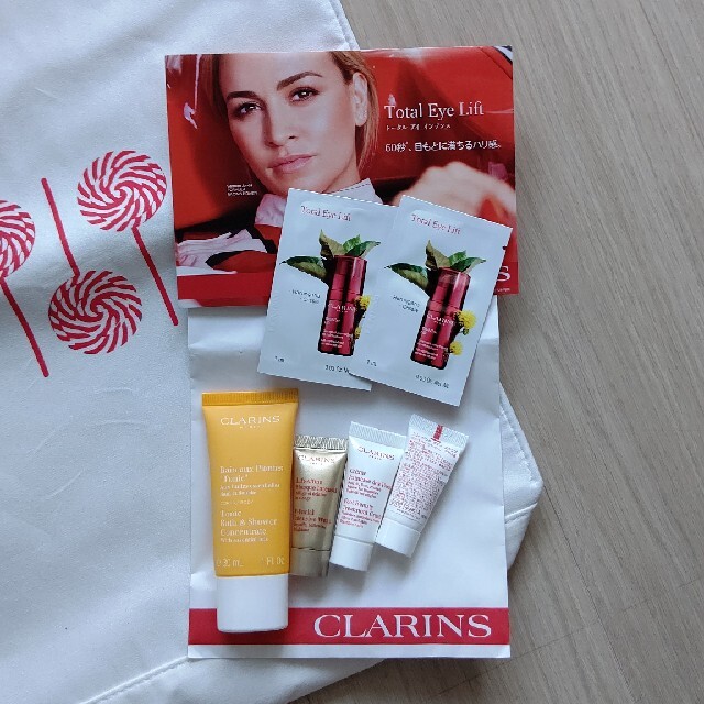 CLARINS(クラランス)のCLARINS ホリデーノベルティバッグ&サンプル コスメ/美容のキット/セット(サンプル/トライアルキット)の商品写真