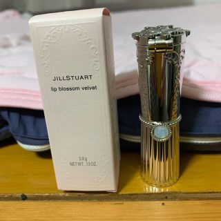 ジルスチュアート(JILLSTUART)のジルスチュアート リップブロッサム　101(口紅)