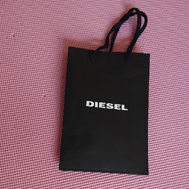 DIESEL(ディーゼル)のディーゼル DIESEL ラッピング紙袋 インテリア/住まい/日用品のオフィス用品(ラッピング/包装)の商品写真