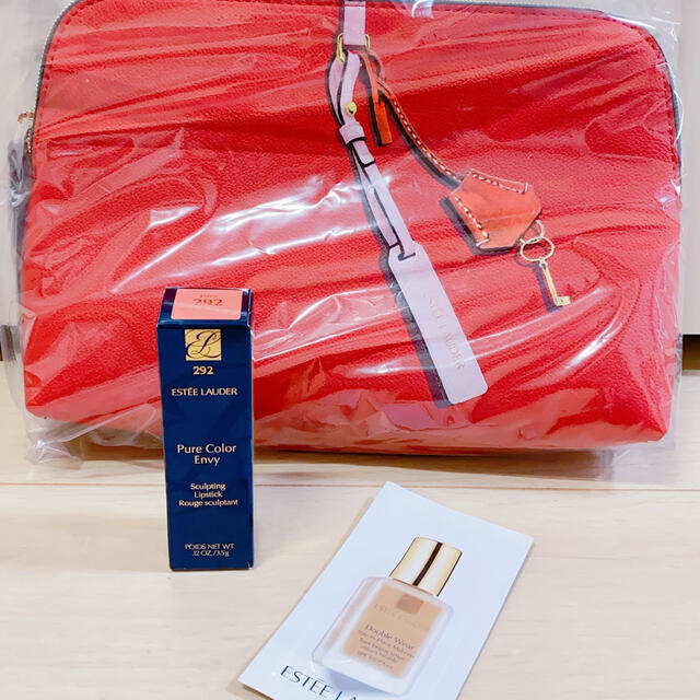 Estee Lauder(エスティローダー)の新品　エスティローダー　リップ292 コフレセット　クリスマスコフレ　口紅　 コスメ/美容のキット/セット(コフレ/メイクアップセット)の商品写真