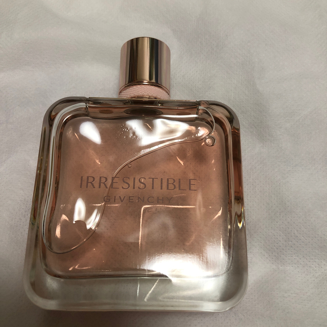 GIVENCHY(ジバンシィ)のイレジスティブル オーデパルファム 80ml コスメ/美容の香水(香水(女性用))の商品写真