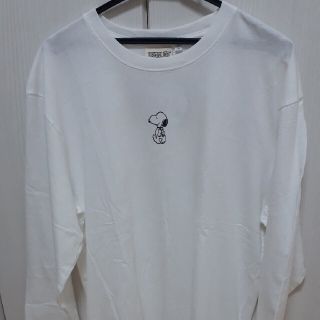 アベイル(Avail)の【新品】PEANUTS/スヌーピーフロントプリントクルー長袖Tシャツ Lサイズ白(Tシャツ/カットソー(七分/長袖))