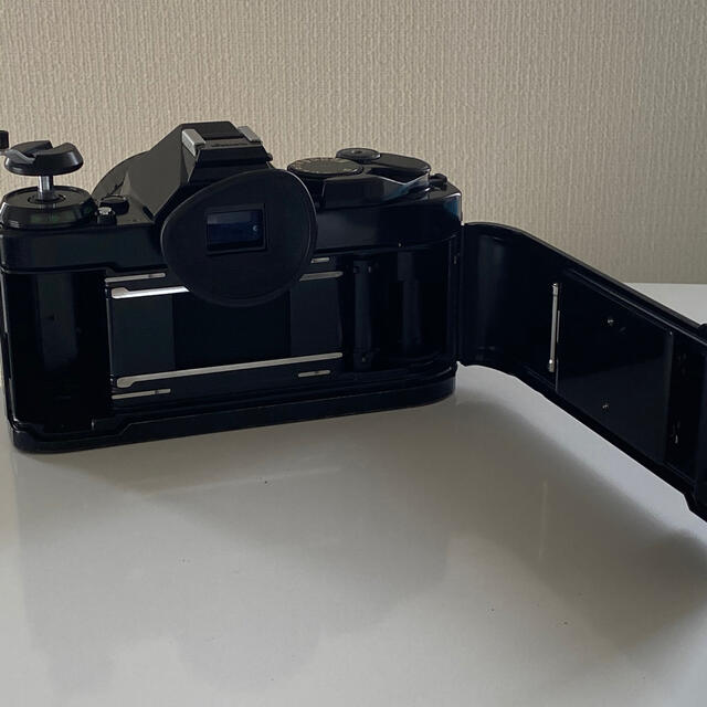 Canon(キヤノン)の大幅値下げ‼️キャノン AE-1 PROGRAM フィルムカメラ+望遠レンズ スマホ/家電/カメラのカメラ(フィルムカメラ)の商品写真