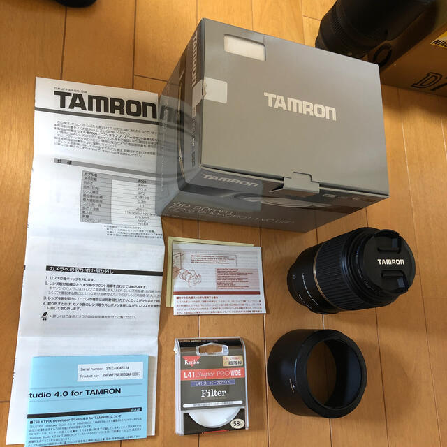 TAMRON(タムロン)のレンズ　TAMRON スマホ/家電/カメラのカメラ(レンズ(単焦点))の商品写真