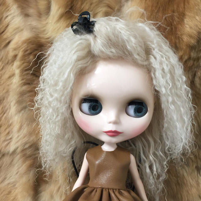 blytheチベットラムフルスキンウイッグ✨シャイニーベージュw-023