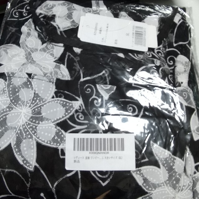5L 新品 長袖花柄ワンピース 黒 大きいサイズ レディース Aライン ミニ丈 レディースのワンピース(ミニワンピース)の商品写真