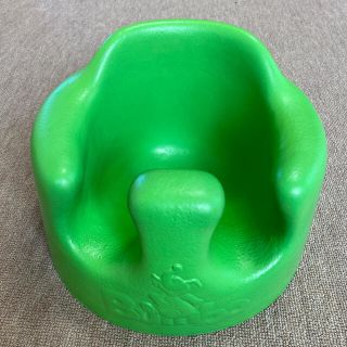 バンボ(Bumbo)のバンボ Bumbo 椅子 カワイイきみどり色(収納/チェスト)