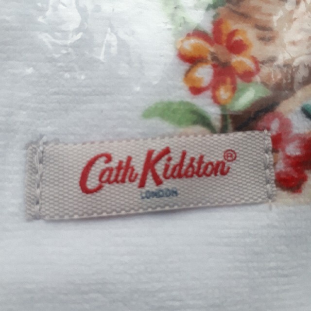 Cath Kidston(キャスキッドソン)の【新品未使用】キャス・キッドソン　タオル レディースのファッション小物(ハンカチ)の商品写真