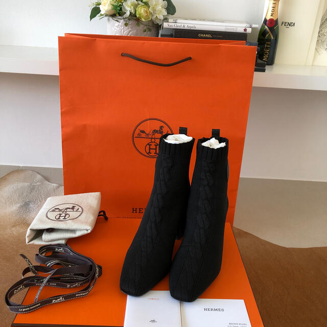 Hermes(エルメス)の❤️トトロ様ご専用エルメス2020❤️ヴォルベール❤️ショートブーツ❤️美品 レディースの靴/シューズ(ブーツ)の商品写真