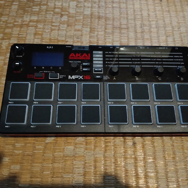 AKAI MPX16 16Padサンプラー