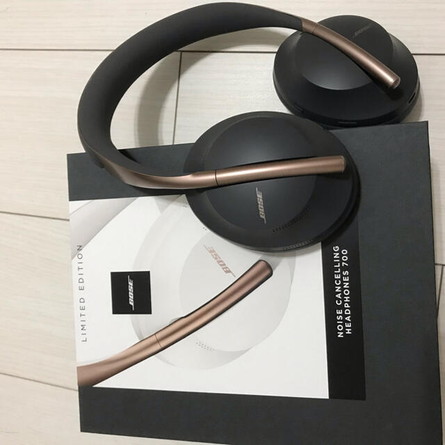 BOSE(ボーズ)の【緊急限定値引中】BOSE  Headphones 700未開封 スマホ/家電/カメラのオーディオ機器(ヘッドフォン/イヤフォン)の商品写真