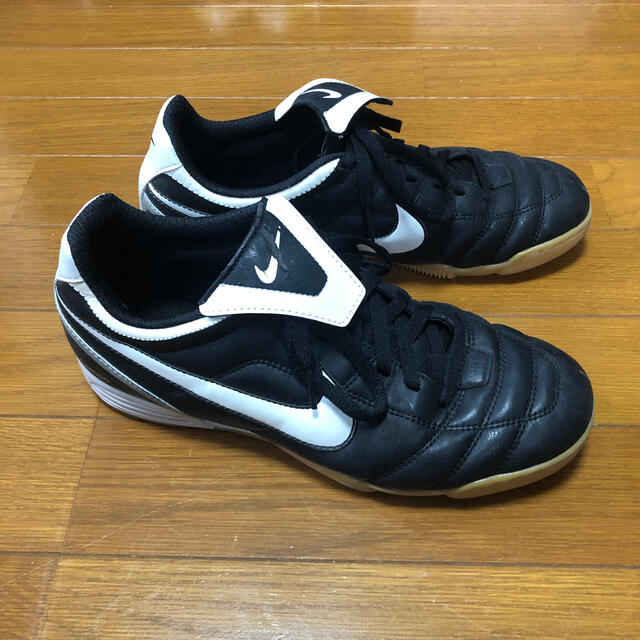 モデル着用&注目アイテム NIKE ナイキ ティエンポ フットサルシューズ