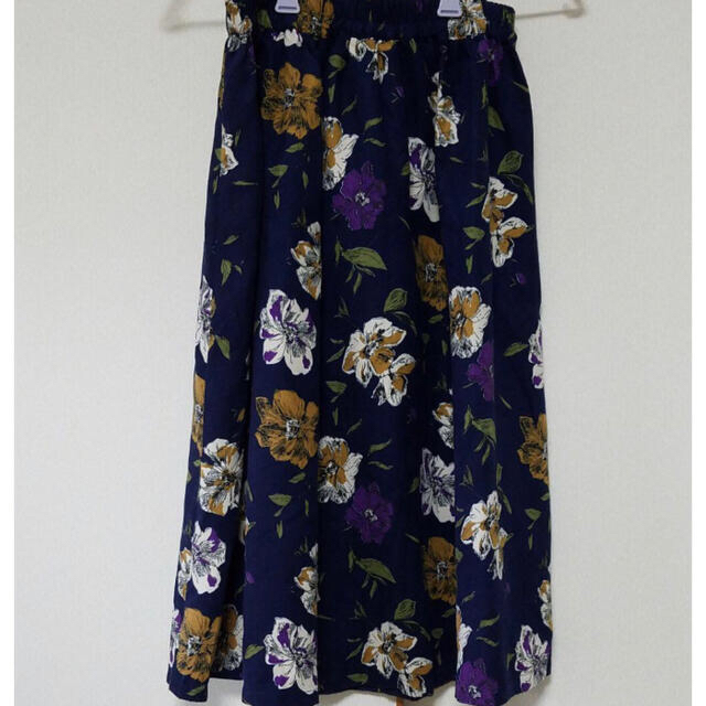FREE'S MART(フリーズマート)のFREE'S MART  ピーチタッチ花柄フレアスカート レディースのスカート(ひざ丈スカート)の商品写真