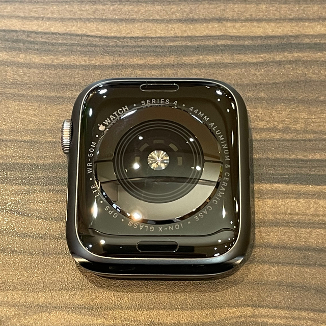 Apple(アップル)のApple Watch 4 44mm アルミ スペースグレイGPS＋セルラー メンズの時計(腕時計(デジタル))の商品写真