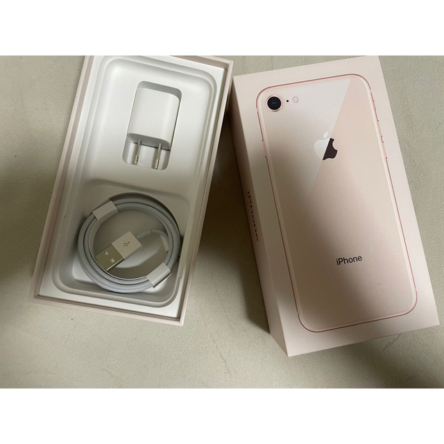 iPhone(アイフォーン)の最終値下げ！iPhone8 美品 256GB SIMロック解除済 スマホ/家電/カメラのスマートフォン/携帯電話(スマートフォン本体)の商品写真