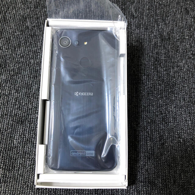 京セラ(キョウセラ)の【✨お値下げ中✨】android one S6 ⭐︎KYOCERA⭐︎ブラック スマホ/家電/カメラのスマートフォン/携帯電話(スマートフォン本体)の商品写真