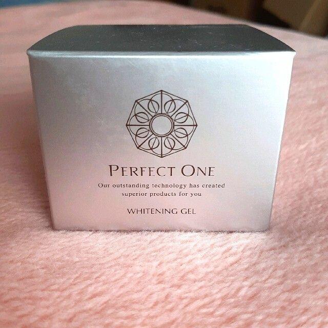 PERFECT ONE(パーフェクトワン)の新品未開封　パーフェクトワン　薬用ホワイトニングジェル　75g コスメ/美容のスキンケア/基礎化粧品(オールインワン化粧品)の商品写真