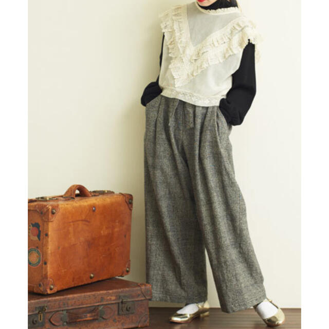 Dot&Stripes CHILDWOMAN(ドットアンドストライプスチャイルドウーマン)のDot＆Stripes CHILD WOMAN メッシュ レースブラウス フリル レディースのトップス(シャツ/ブラウス(半袖/袖なし))の商品写真