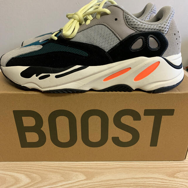 YEEZY BOOST 700 WAVE RUNNERスニーカー