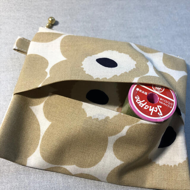 marimekko(マリメッコ)のマリメッコ  ティッシュケース付きポーチ　ハンドメイド ハンドメイドのファッション小物(ポーチ)の商品写真